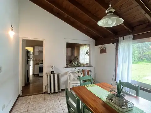 Hermosa casa con gran parque y frondosa arboleda