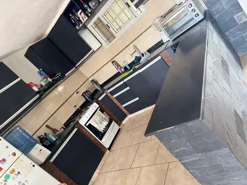 VENTA CASA TDS ALVEAR CON PILETA Y QUINCHO