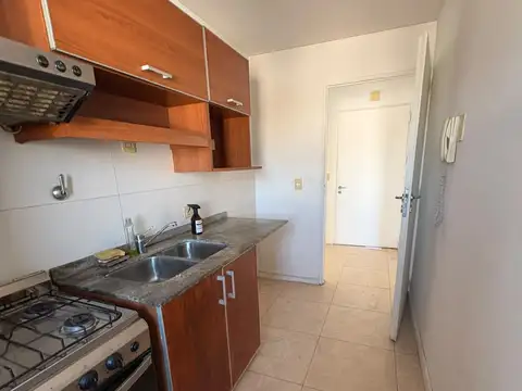 SEMIPISO de 2 ambientes apto credito al frente con cochera fija cubierta