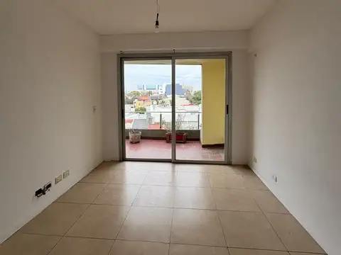 SEMIPISO de 2 ambientes apto credito al frente con cochera fija cubierta