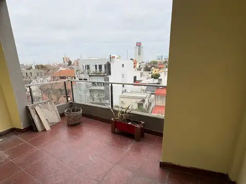 SEMIPISO de 2 ambientes apto credito al frente con cochera fija cubierta