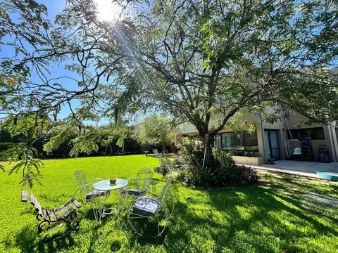 Casa en exclusiva a la venta 3 dormitorios en Saint Matthews Village.Pilar