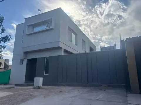 Venta casa 2 dorm B° Priv. El Recodo Russell Maipú