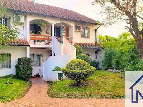 Dúplex en venta de 2 dormitorios c/ cochera en Muñiz