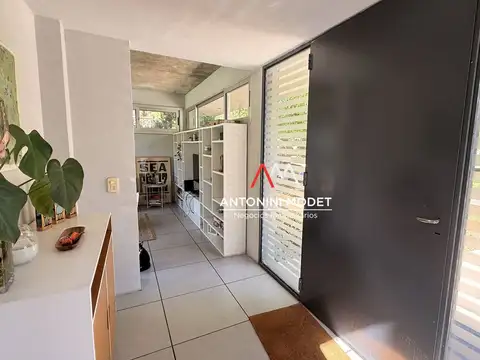 Casa 5 ambientes con 4 baños