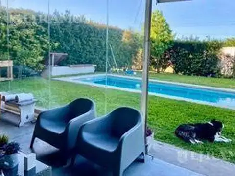 Casa 6 ambientes con 2 baños