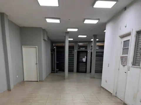 Local en Venta Via Púb.