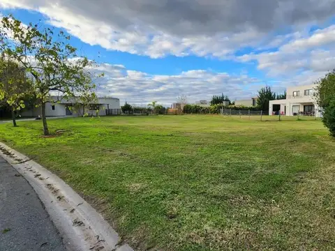 Venta de terreno en El Cazador