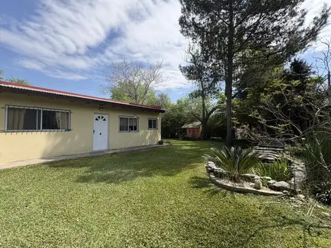 Casa 4 ambientes con 2 baños