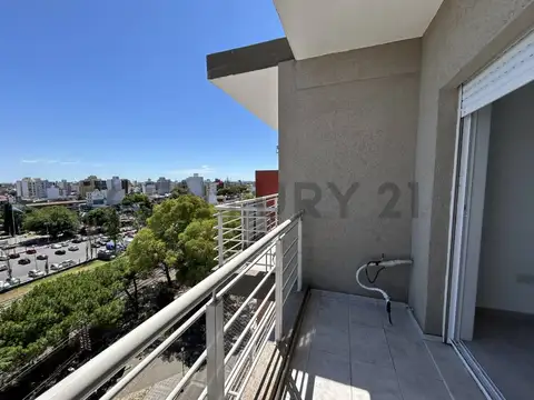 ALQUILER- Monoambiente al frente – 9° piso – Frente a la estación Caseros