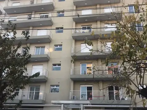 YATAY N° 645 1° I ESQUINA PELLEGRINI.-