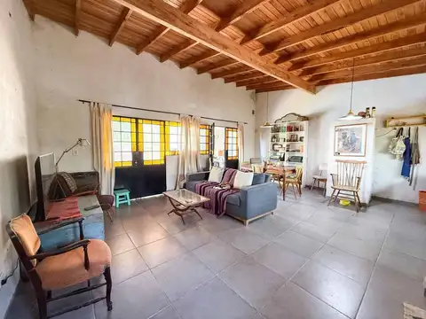 Casa 2 dormitorios en venta. City Bell