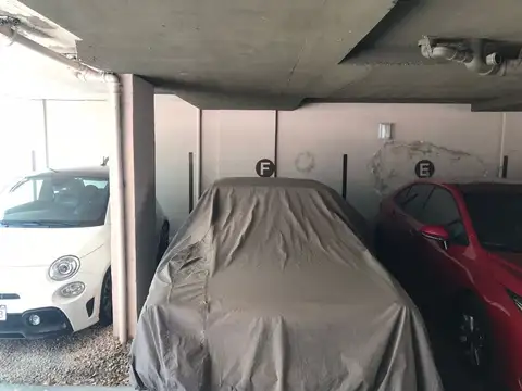 ARIAS 2900, Piso P.B.