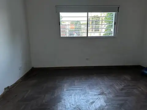Casa en Alquiler en Adrogue, $ 950.000