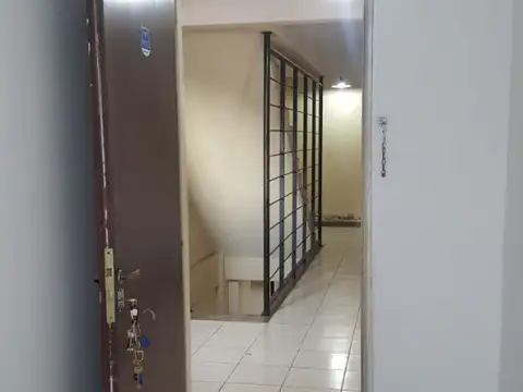 Departamento en Alquiler en Remedios De Escalada De San Martin, $ 300.000
