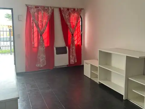 Depto Tipo Casa en Alquiler de 3 ambientes