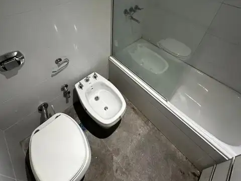 Rio Negro 200, Piso 2