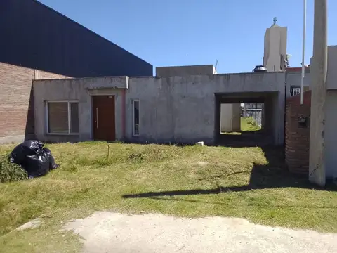 Casa 2 ambientes con 1 baño