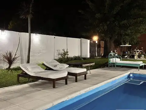 Casa 5 ambientes con 2 baños