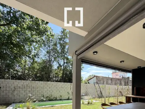 Casa en Venta en Barrio Parque Leloir, USD 320.000