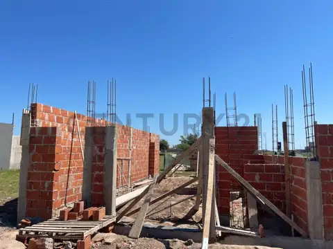 Dúplex de 3 dormitorios frente al Complejo One – Docta Urbanización