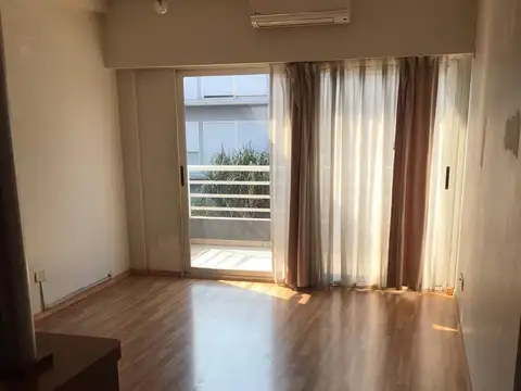 Aristóbulo Del Valle 2300, Piso 1