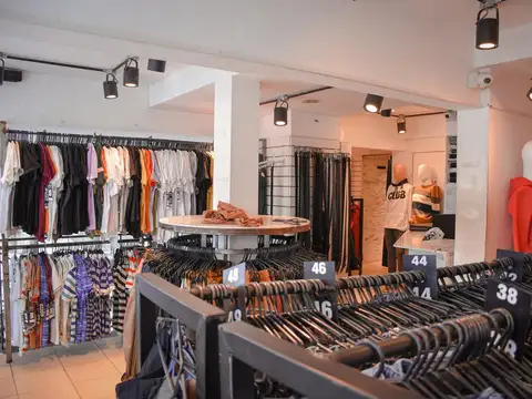 Local en Alquiler en Echesortu, $ 1.800.000