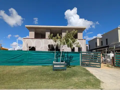 Casa en venta 4 dormitorios Carpinchos nordelta