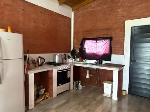 Casa 3 ambientes con 2 baños