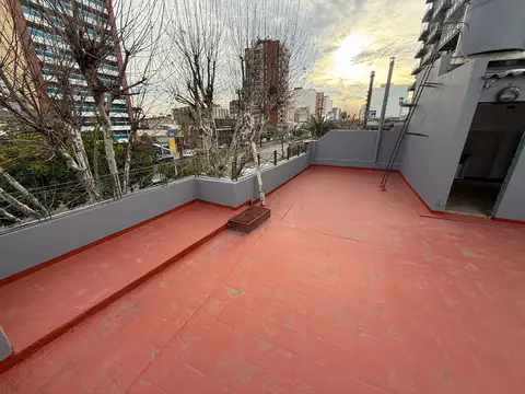 Depto Tipo Casa en Alquiler de 4 ambientes
