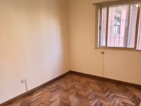 Casa 6 ambientes con 4 baños