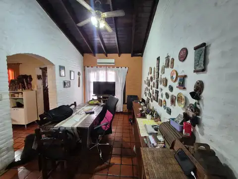 CASA VENTA 5 AMB CAVA PILETA MORENO APTA CREDITO