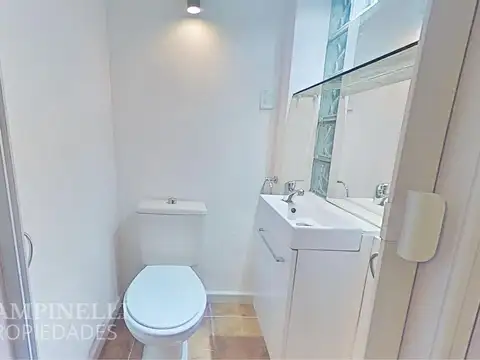 Casa PH 2 dorm. 2 baños c/ balcón al frente.