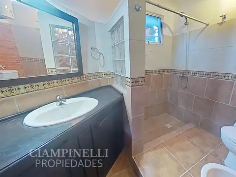 Casa 3 ambientes con 2 baños