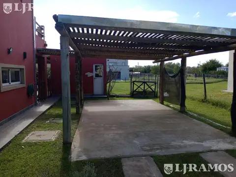 Casa 5 ambientes con 2 baños