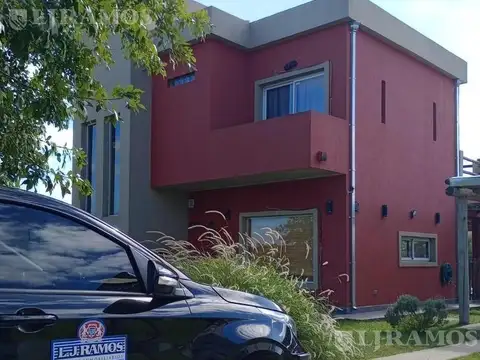 VENTA  Casa 3 dormitorios en  Área 1 SAN SEBASTIAN MB