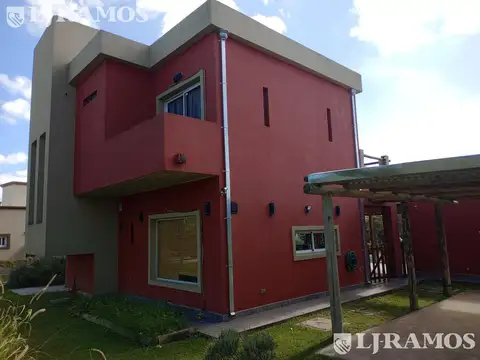 Casa en Alquiler de 3 dormitorios