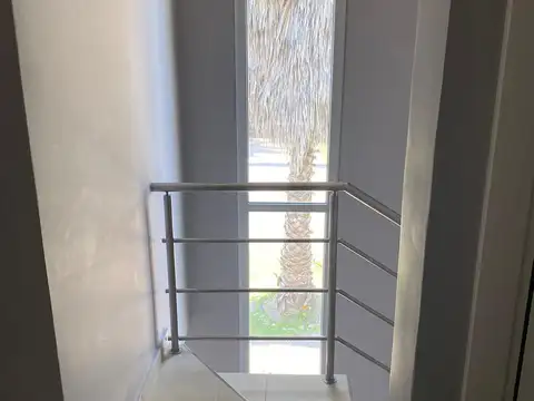 Casa en Alquiler con 1 cochera