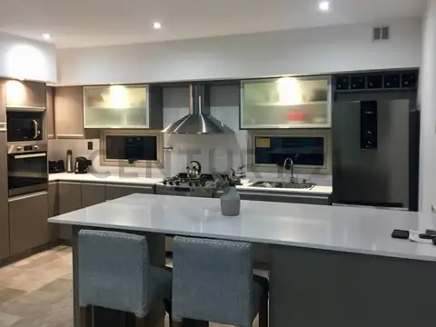 Casa en Venta en Lisandro Olmos Etcheverry, USD 190.000