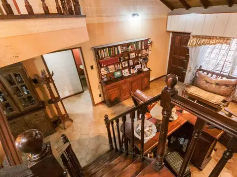 Dúplex tipo casa con entrada/inde. patio/cochera