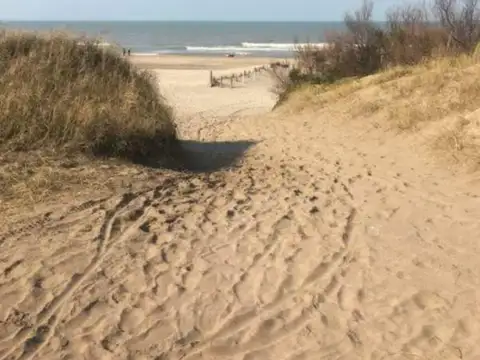 Corso Florida e/ Lautaro y Biarritz