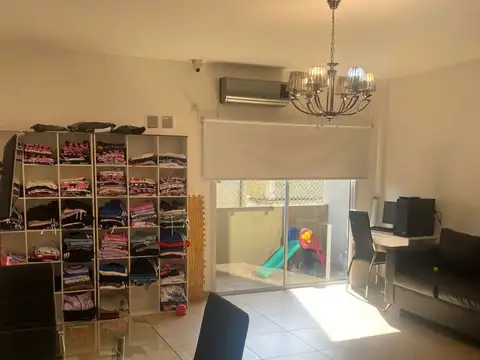 Excelente monoambiente con cochera