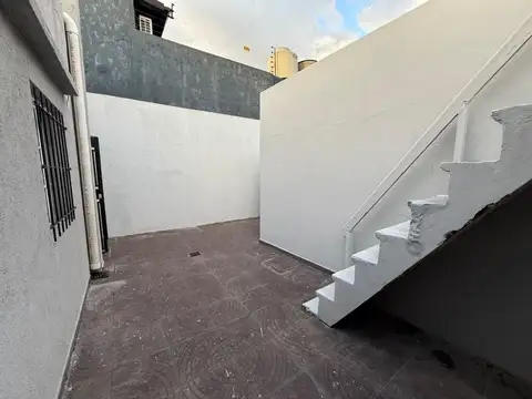 Depto Tipo Casa en Alquiler en Jose Leon Suarez, $ 580.000