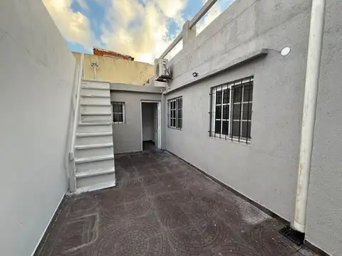 Depto Tipo Casa en Alquiler de 1 dormitorio