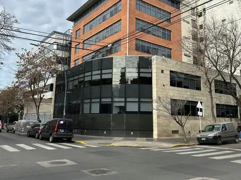 Oficina Premium en Alquiler en Belgrano, 200 m², Piso Completo, 2 Cocheras y Seguridad 24 hs