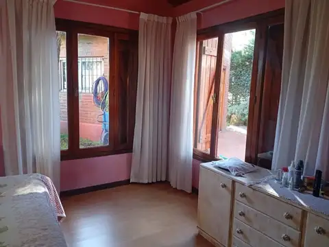 Venta casa 5 amb con quincho, Bosque P. Ramos