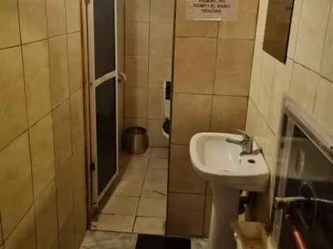 2 LOCALES COMERCIALES CON MAS DE 100M2 CADA UNO