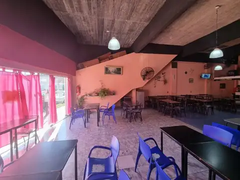 2 LOCALES COMERCIALES CON MAS DE 100M2 CADA UNO