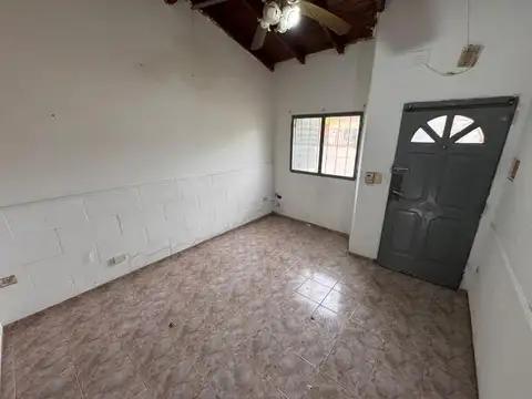 Depto Tipo Casa en Alquiler de 2 ambientes