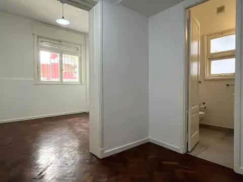 Depto Tipo Casa en Venta en Colegiales, USD 105.000